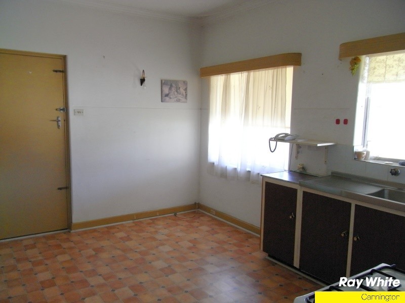 15 Liege Street, Cannington WA 6107