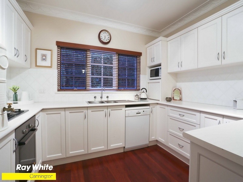 18 Redmond Street, Salter Point WA 6152