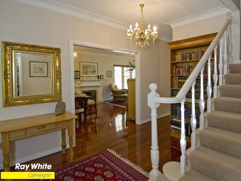 18 Redmond Street, Salter Point WA 6152