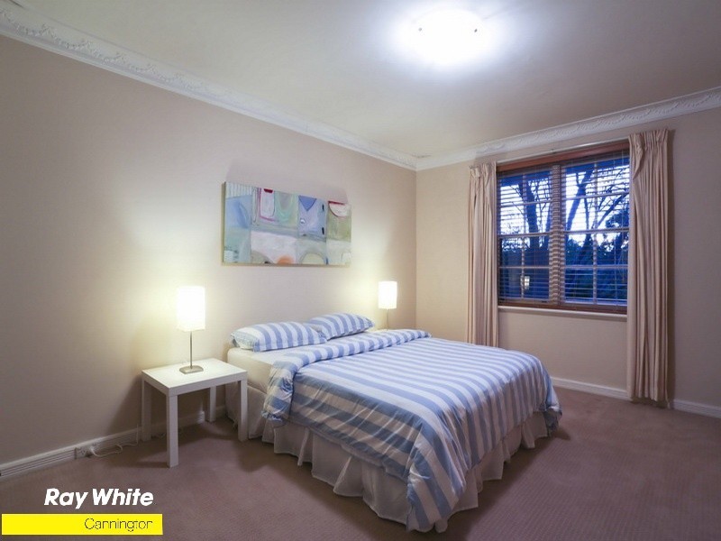 18 Redmond Street, Salter Point WA 6152