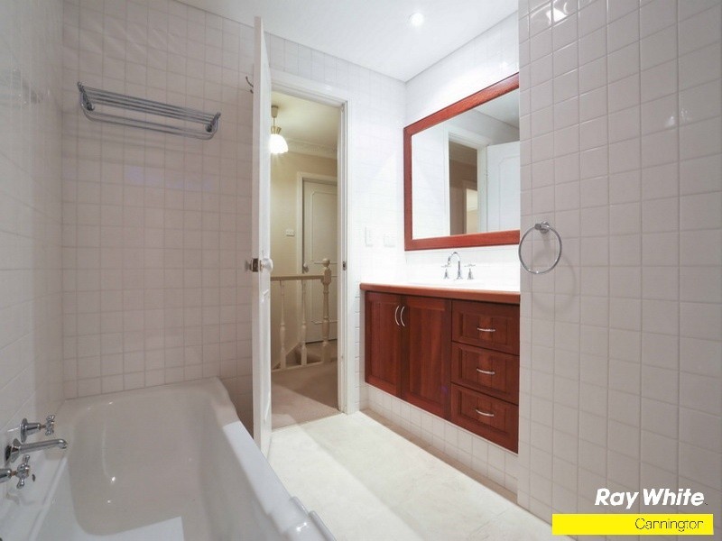 18 Redmond Street, Salter Point WA 6152