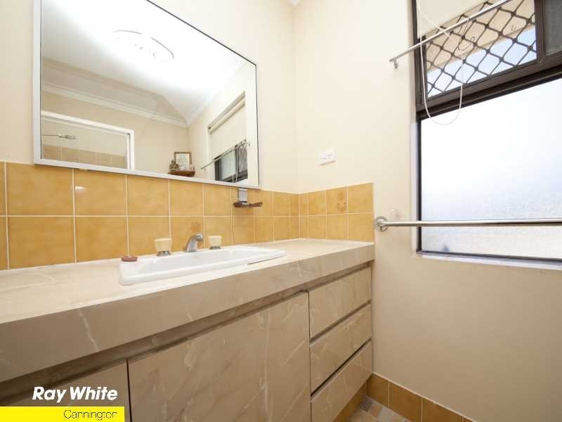 8/303 Wharf St, Queens Park WA 6107