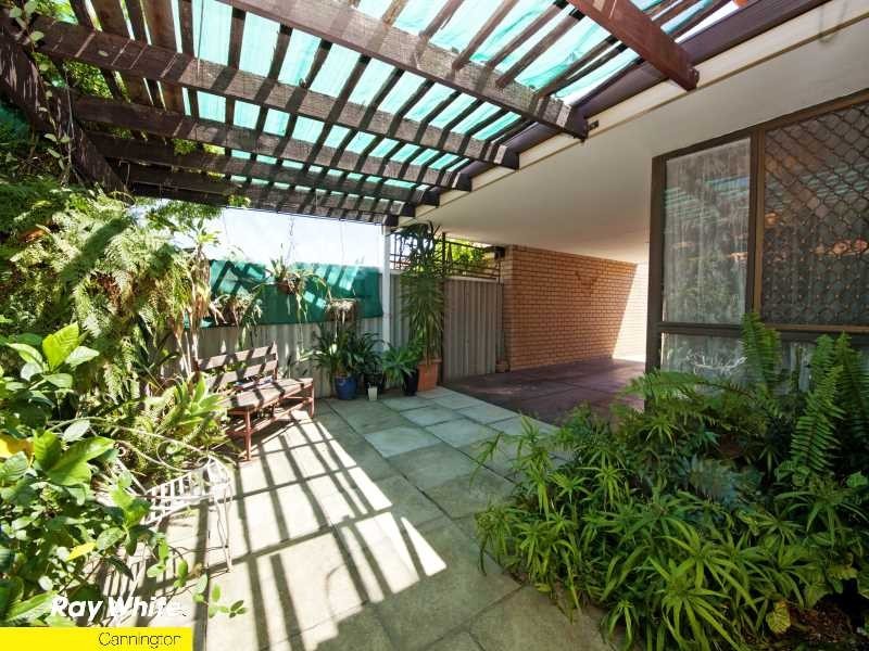 8/303 Wharf St, Queens Park WA 6107