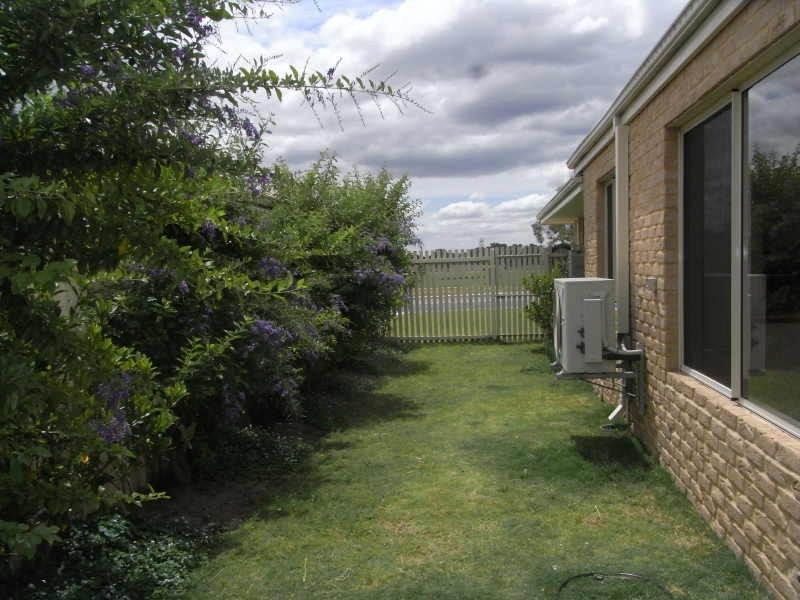 35 Whitlock Rd, East Cannington WA 6107
