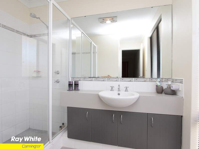 15 Ernest Drive, Success WA 6164