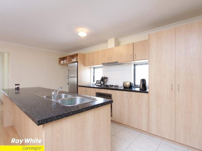 15 Ernest Drive, Success WA 6164