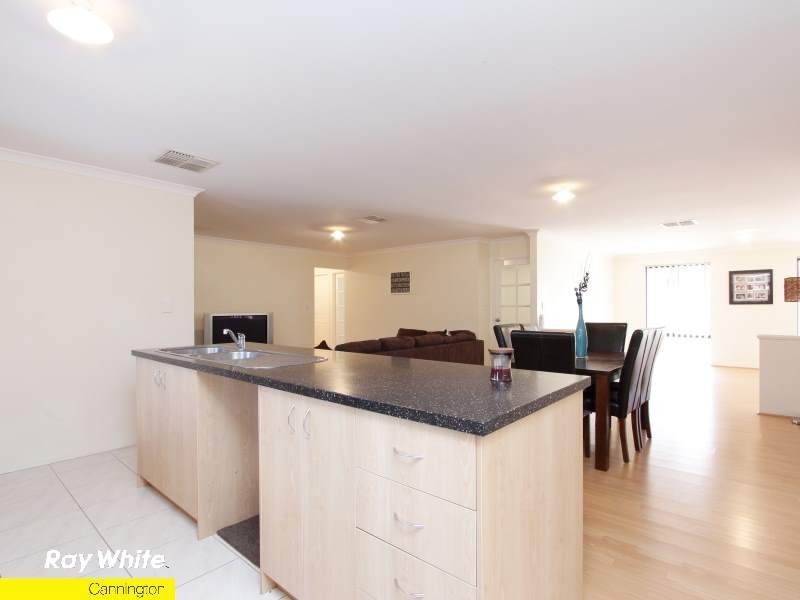 15 Ernest Drive, Success WA 6164