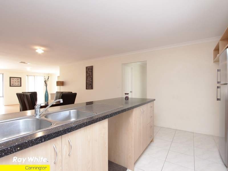 15 Ernest Drive, Success WA 6164