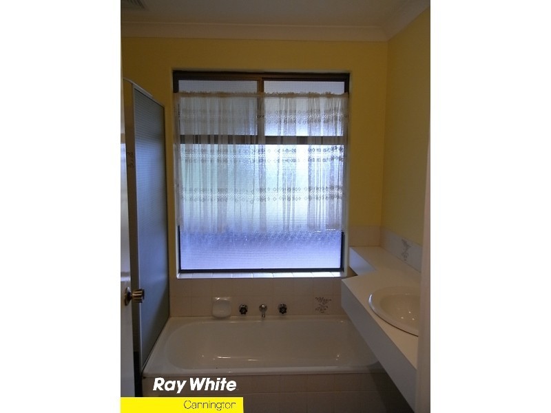 11 Rennison Street, Beckenham WA 6107