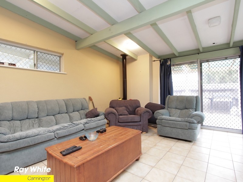 18 Lynstead Street, Beckenham WA 6107