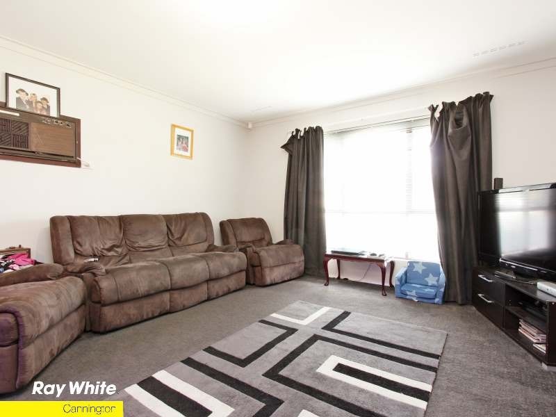 14 Dobell St, Huntingdale WA 6110