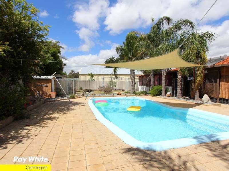 14 Dobell St, Huntingdale WA 6110