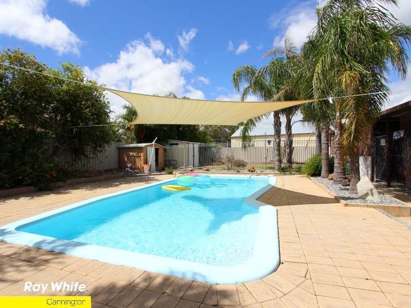 14 Dobell St, Huntingdale WA 6110