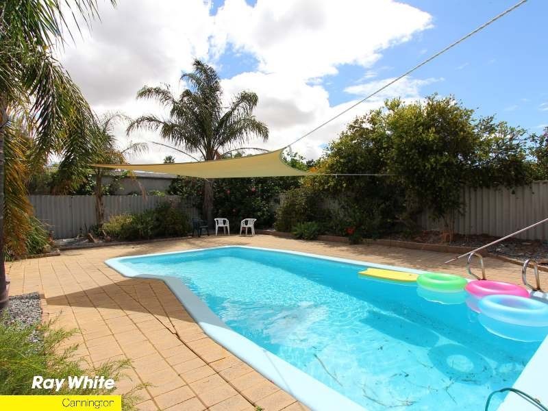 14 Dobell St, Huntingdale WA 6110