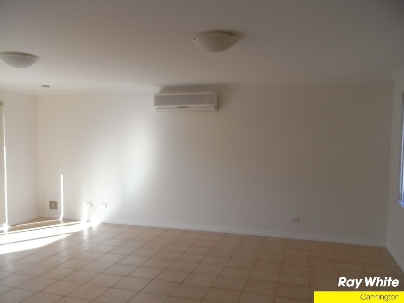 2/194 Hamilton Street, Queens Park WA 6107