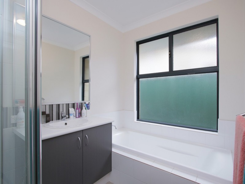 13 Walton Street, Queens Park WA 6107