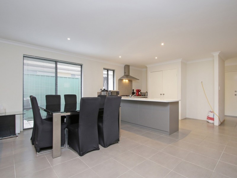 13 Walton Street, Queens Park WA 6107