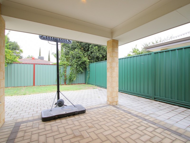13 Walton Street, Queens Park WA 6107