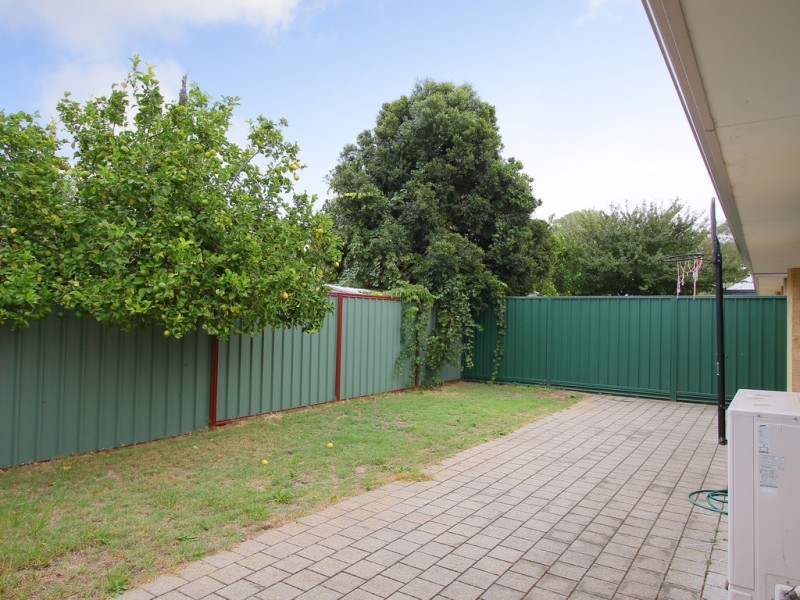 13 Walton Street, Queens Park WA 6107