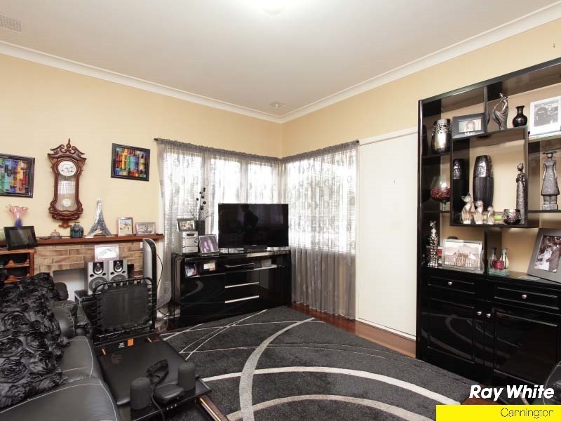 54 Andrews Road, Wilson WA 6107
