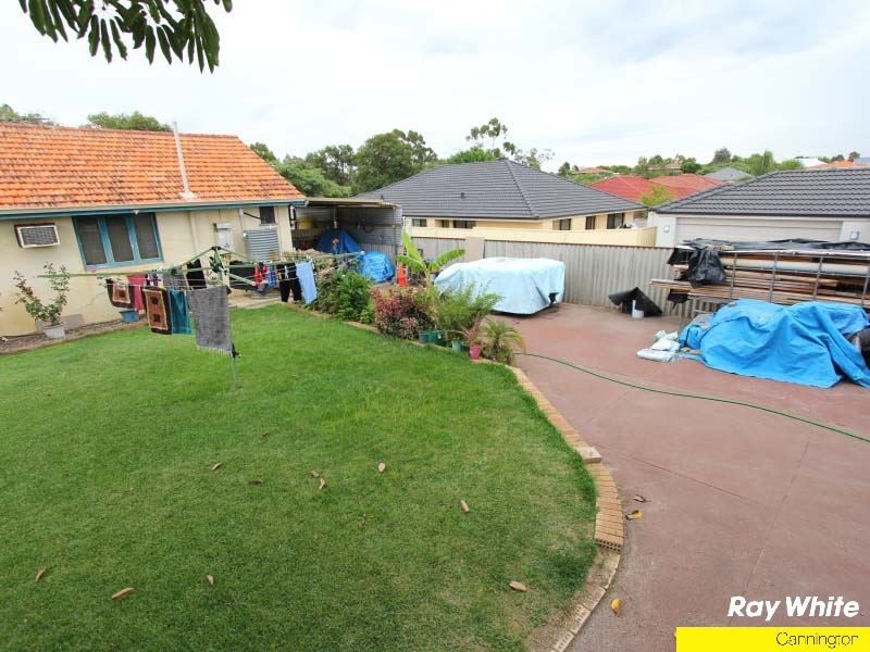 54 Andrews Road, Wilson WA 6107