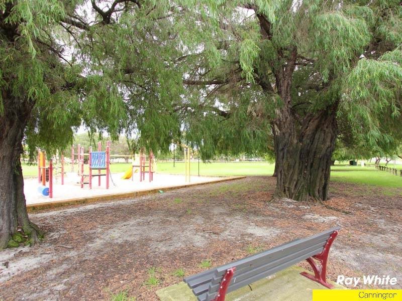 54 Andrews Road, Wilson WA 6107
