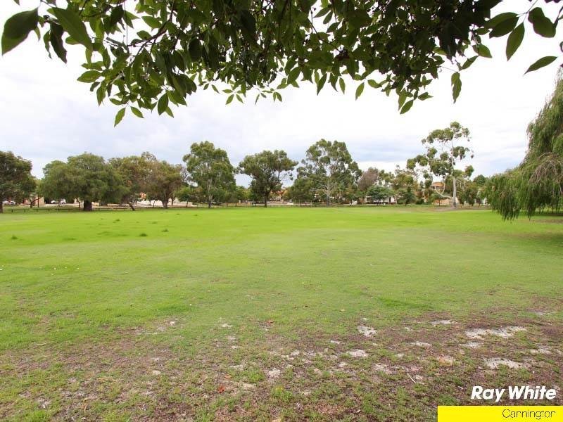 54 Andrews Road, Wilson WA 6107