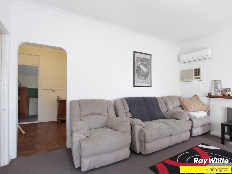 42A Cross Street, Queens Park WA 6107