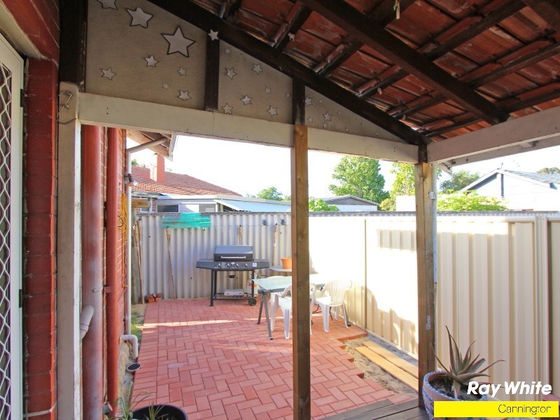 42A Cross Street, Queens Park WA 6107