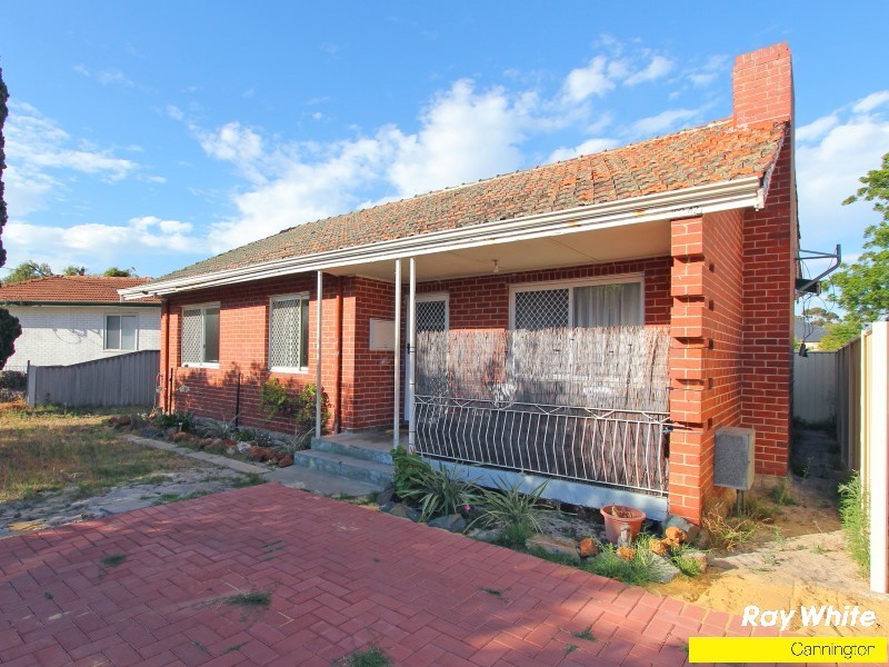 42A Cross Street, Queens Park WA 6107