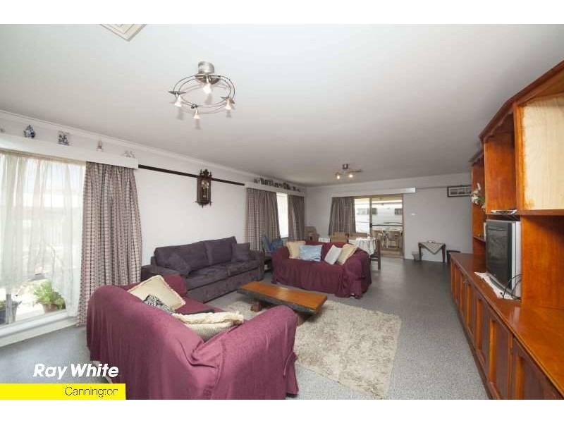 8 Streatham St, Beckenham WA 6107