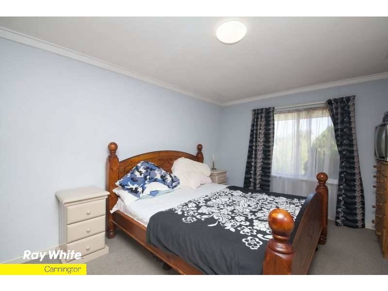 8 Streatham St, Beckenham WA 6107