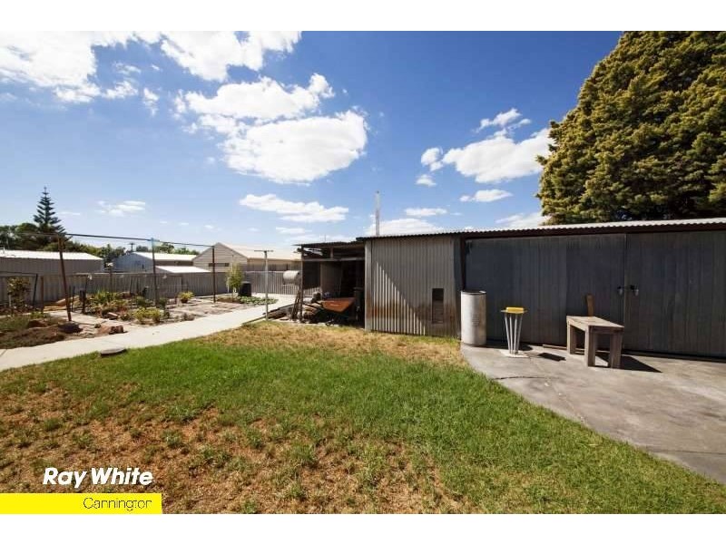 8 Streatham St, Beckenham WA 6107