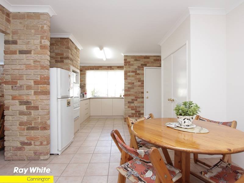 13 Dabchick Cl, East Cannington WA 6107
