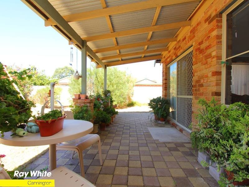 13 Dabchick Cl, East Cannington WA 6107