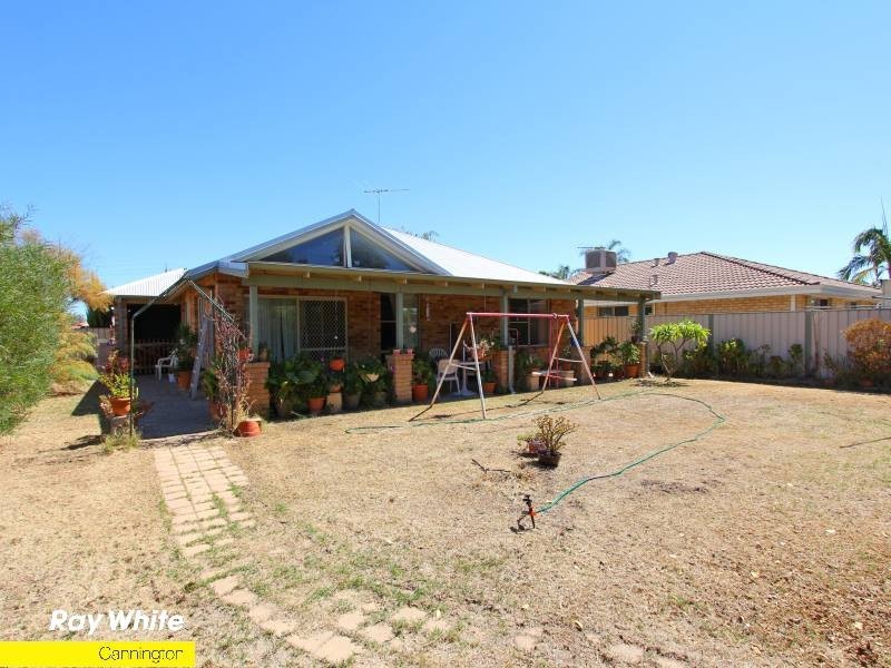 13 Dabchick Cl, East Cannington WA 6107