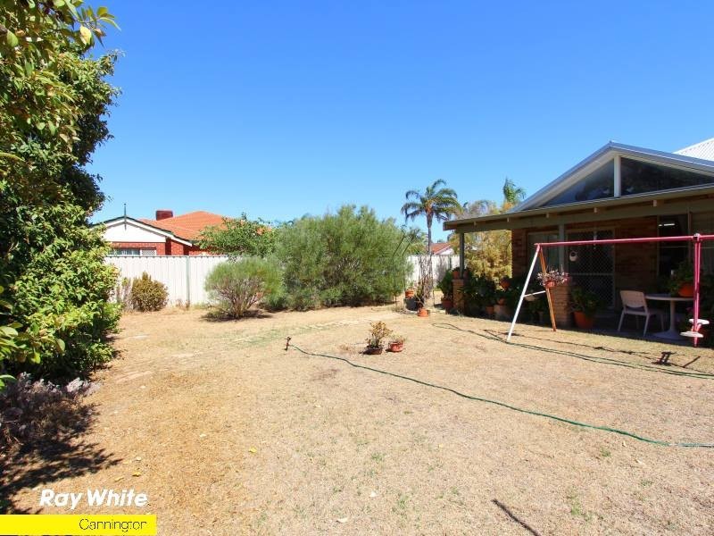 13 Dabchick Cl, East Cannington WA 6107