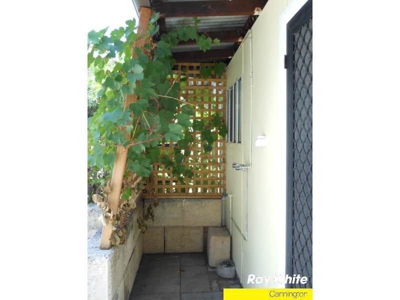 199A Treasure Road, Queens Park WA 6107