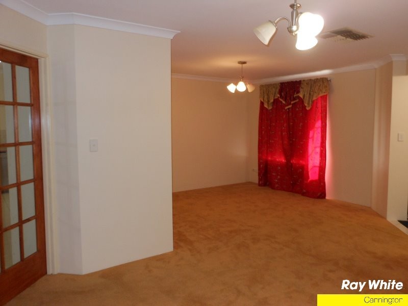 2/9 Marriott Street, Cannington WA 6107