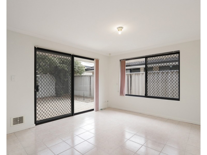 1/64 Henry Street, East Cannington WA 6107