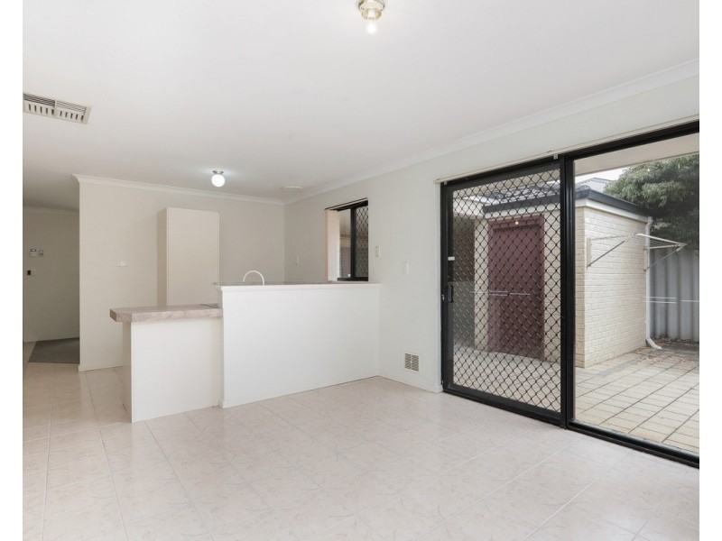 1/64 Henry Street, East Cannington WA 6107
