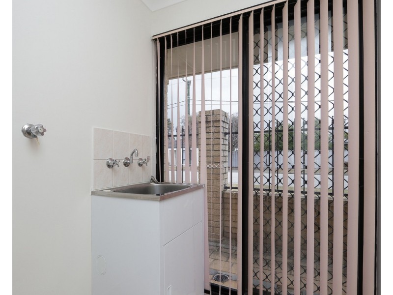1/64 Henry Street, East Cannington WA 6107