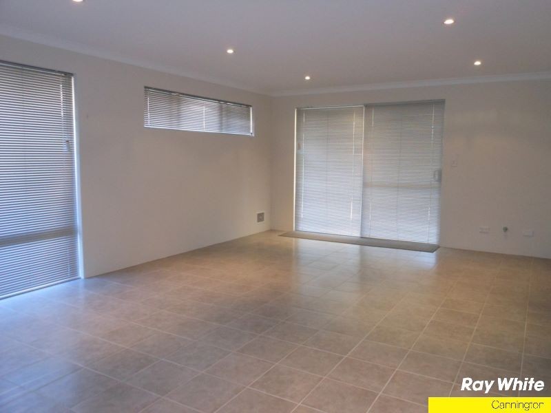 11 Walton Street, Queens Park WA 6107