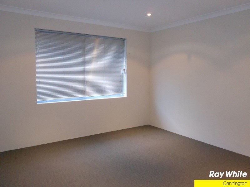 11 Walton Street, Queens Park WA 6107