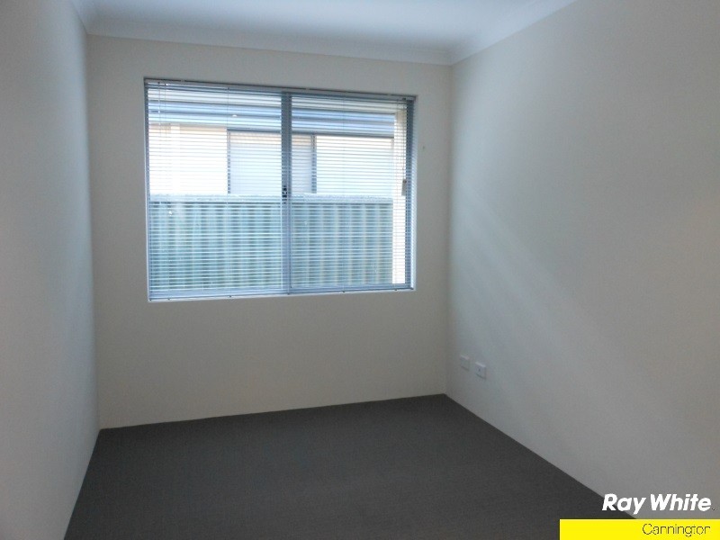 11 Walton Street, Queens Park WA 6107