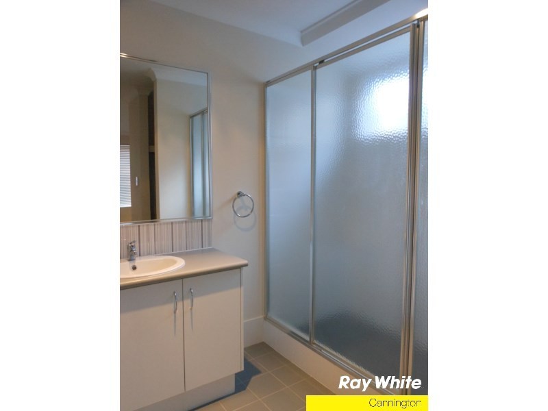 11 Walton Street, Queens Park WA 6107