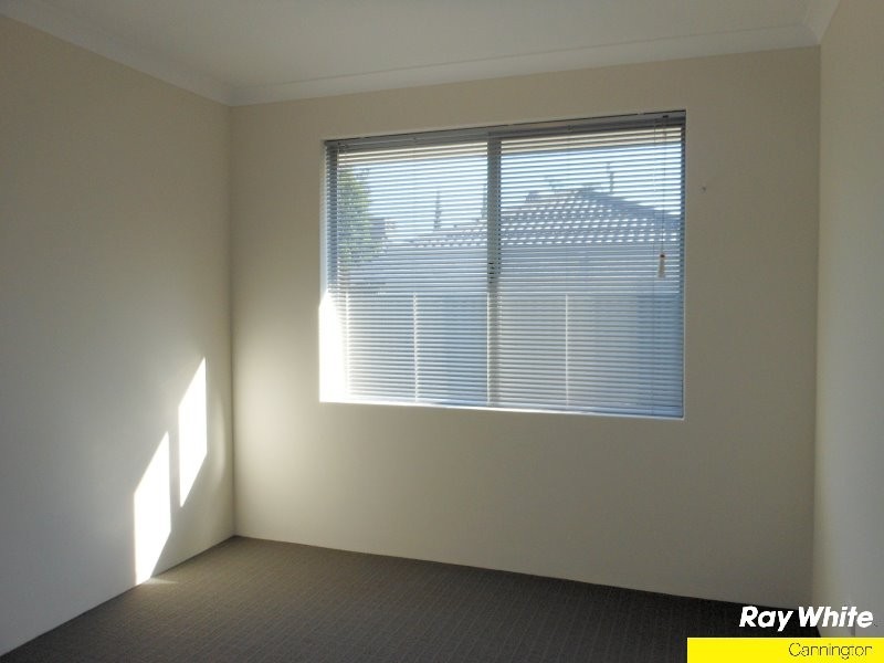 11 Walton Street, Queens Park WA 6107