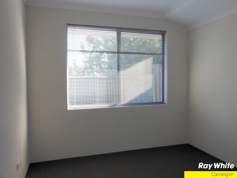 11 Walton Street, Queens Park WA 6107