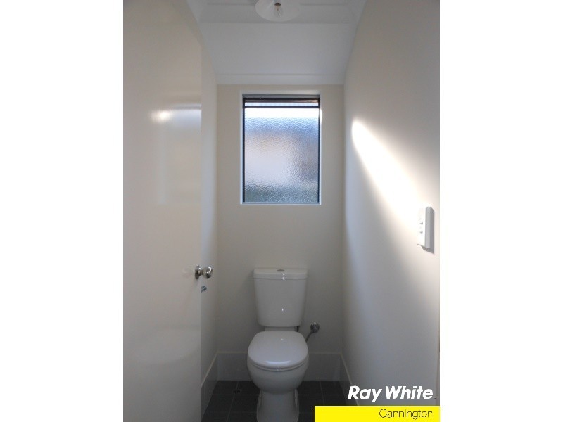 11 Walton Street, Queens Park WA 6107