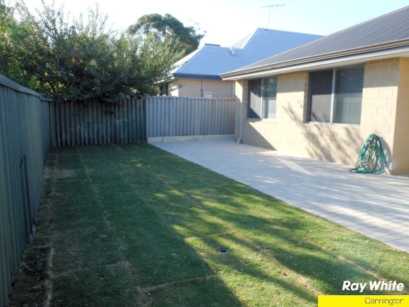 11 Walton Street, Queens Park WA 6107